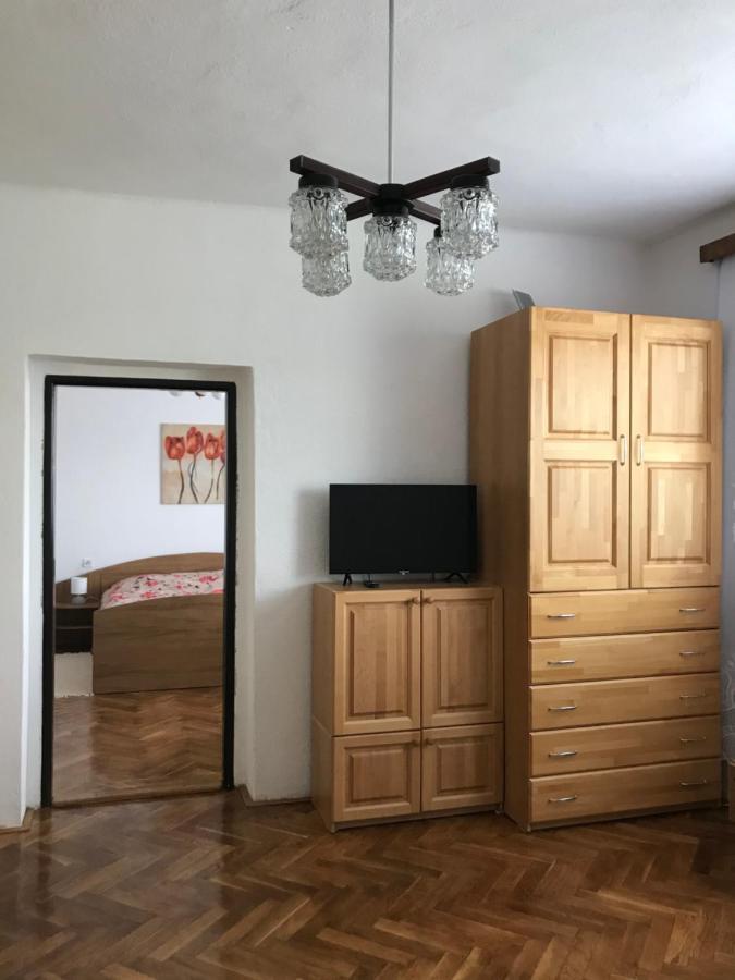 Cenovo výhodné ubytovanie v tichej štvrti Snina Exterior foto